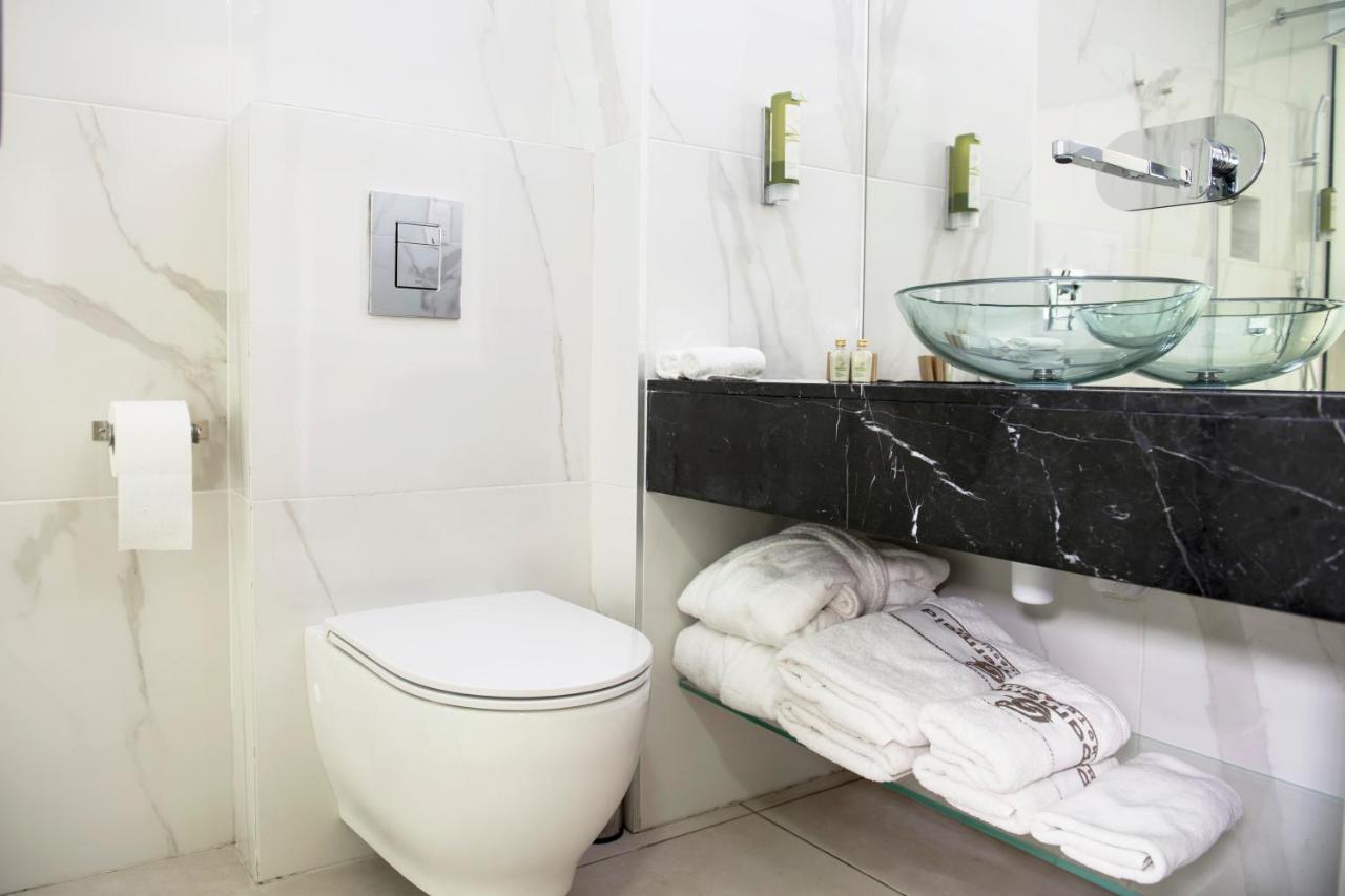 Napa Mermaid Hotel & Suites photo