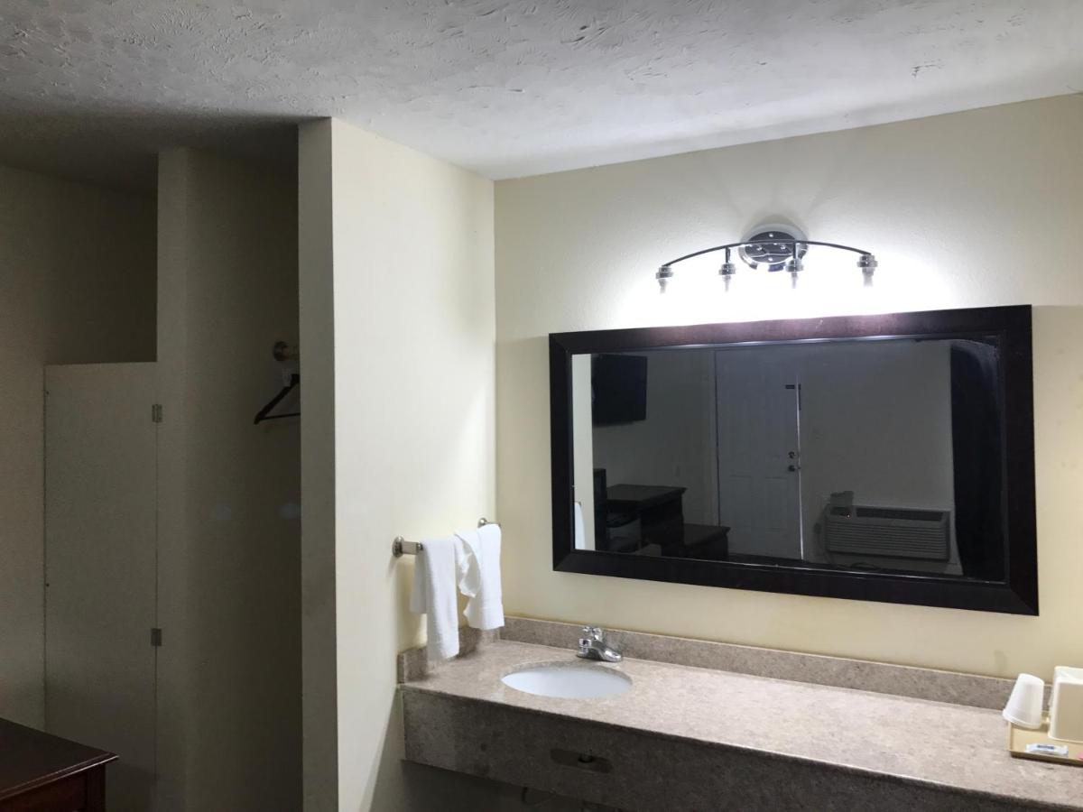 Kingsway Motel — photo 13