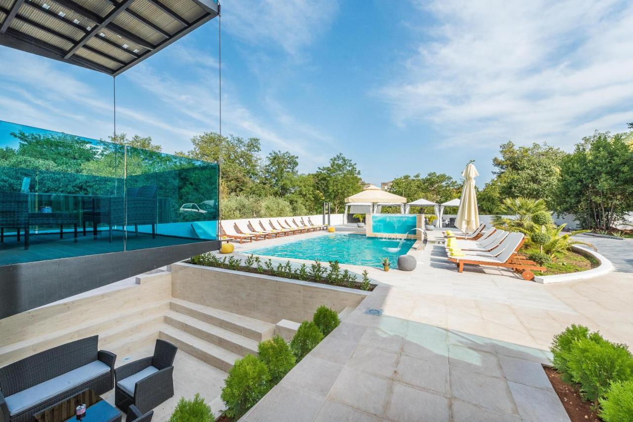 Heated swimming pool: Luxury Apartments Villa Morea