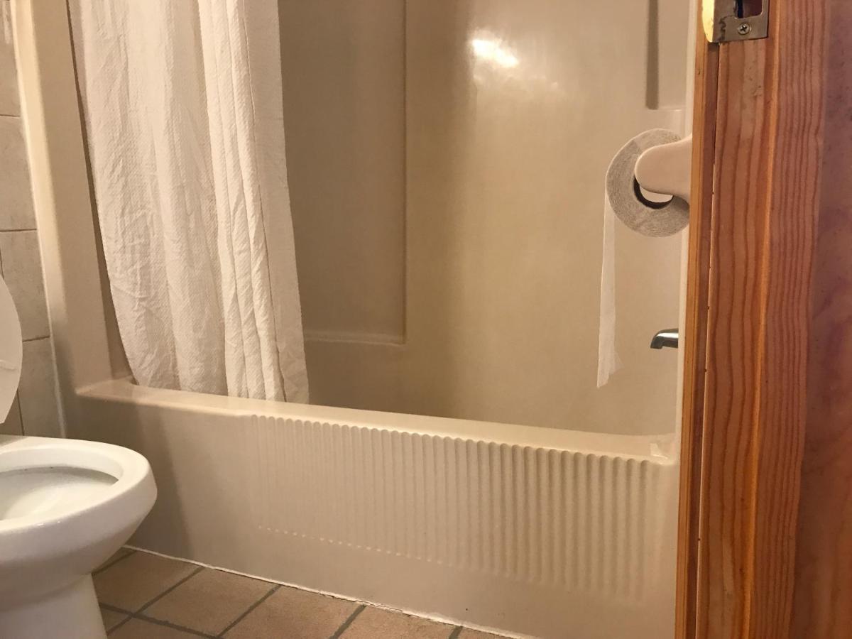Capri Motel — photo 18