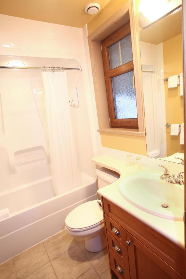 Whistler Alpine Chalet Retreat & Wellness photo