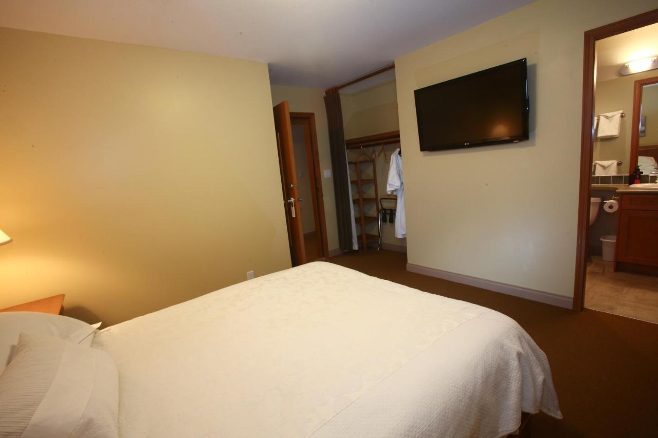 Whistler Alpine Chalet Retreat & Wellness photo