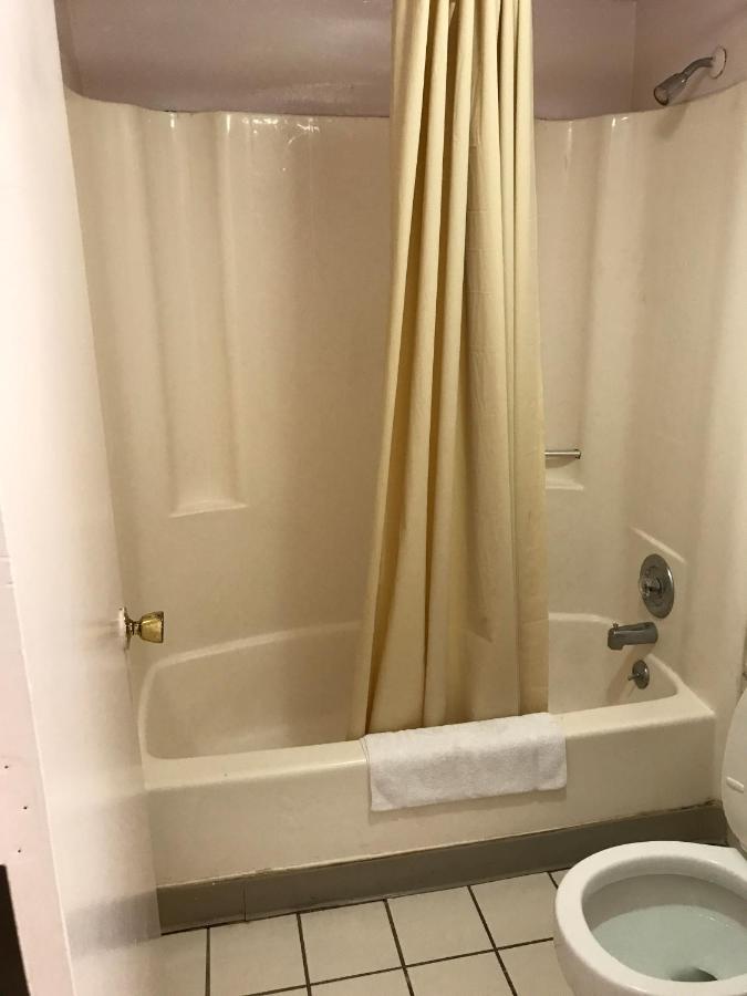 Chateau Motel — photo 14