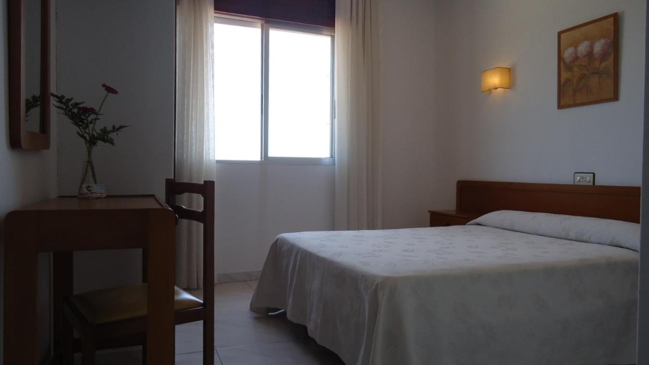 Guesthouse Hostal Miramar, O Grove, Spain - Booking.com