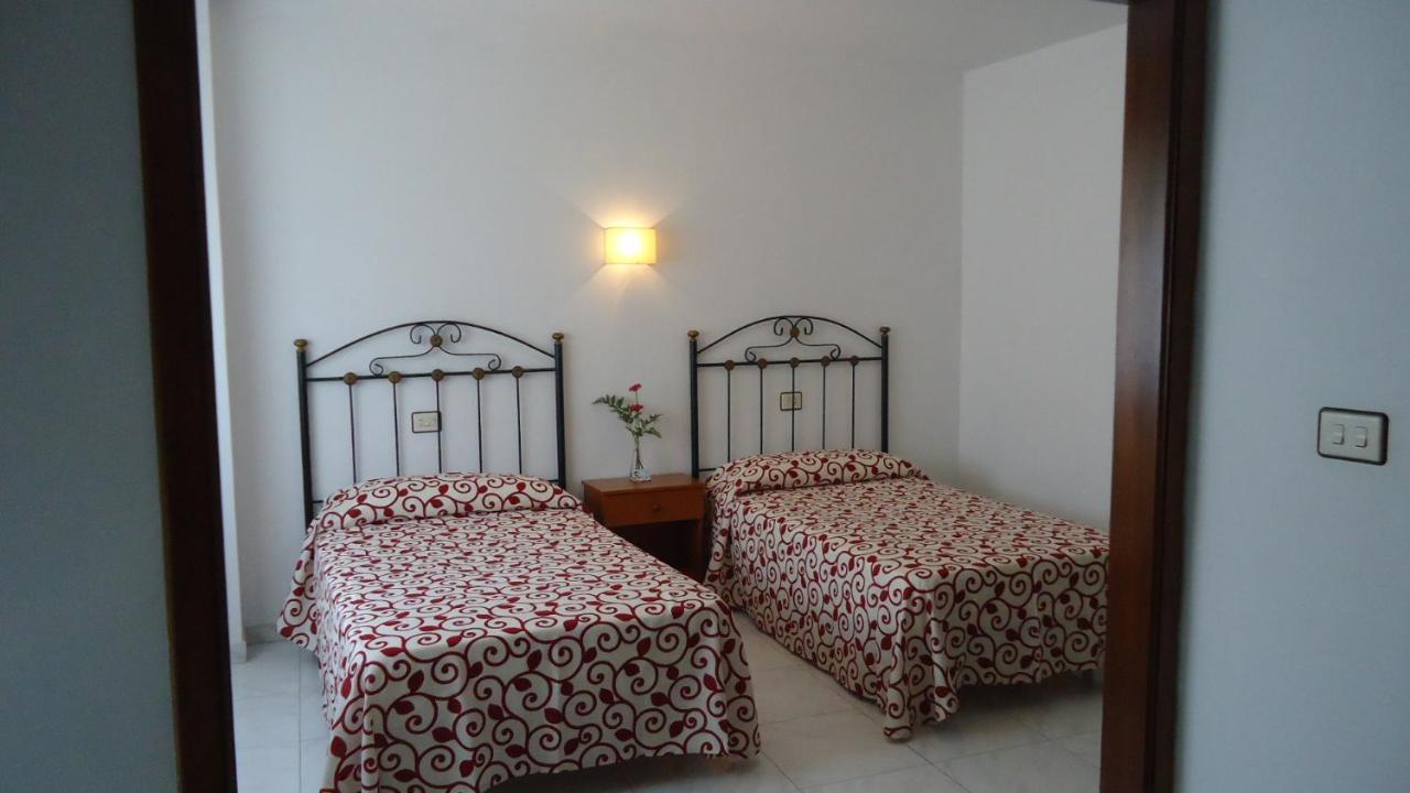 Guesthouse Hostal Miramar, O Grove, Spain - Booking.com