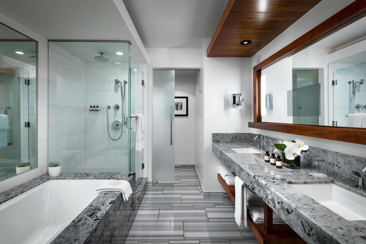 Fairmont Pacific Rim photo