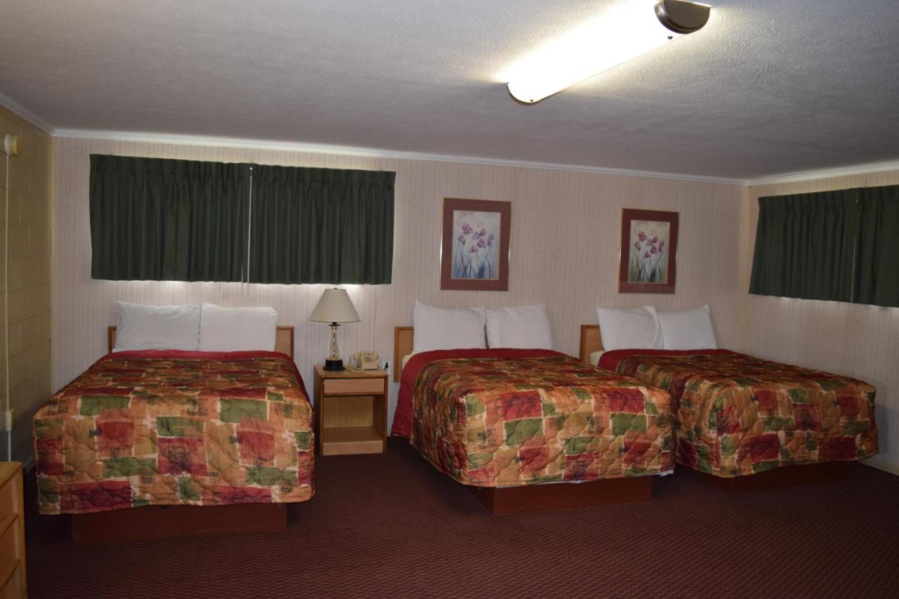 Economy Inn — photo 17
