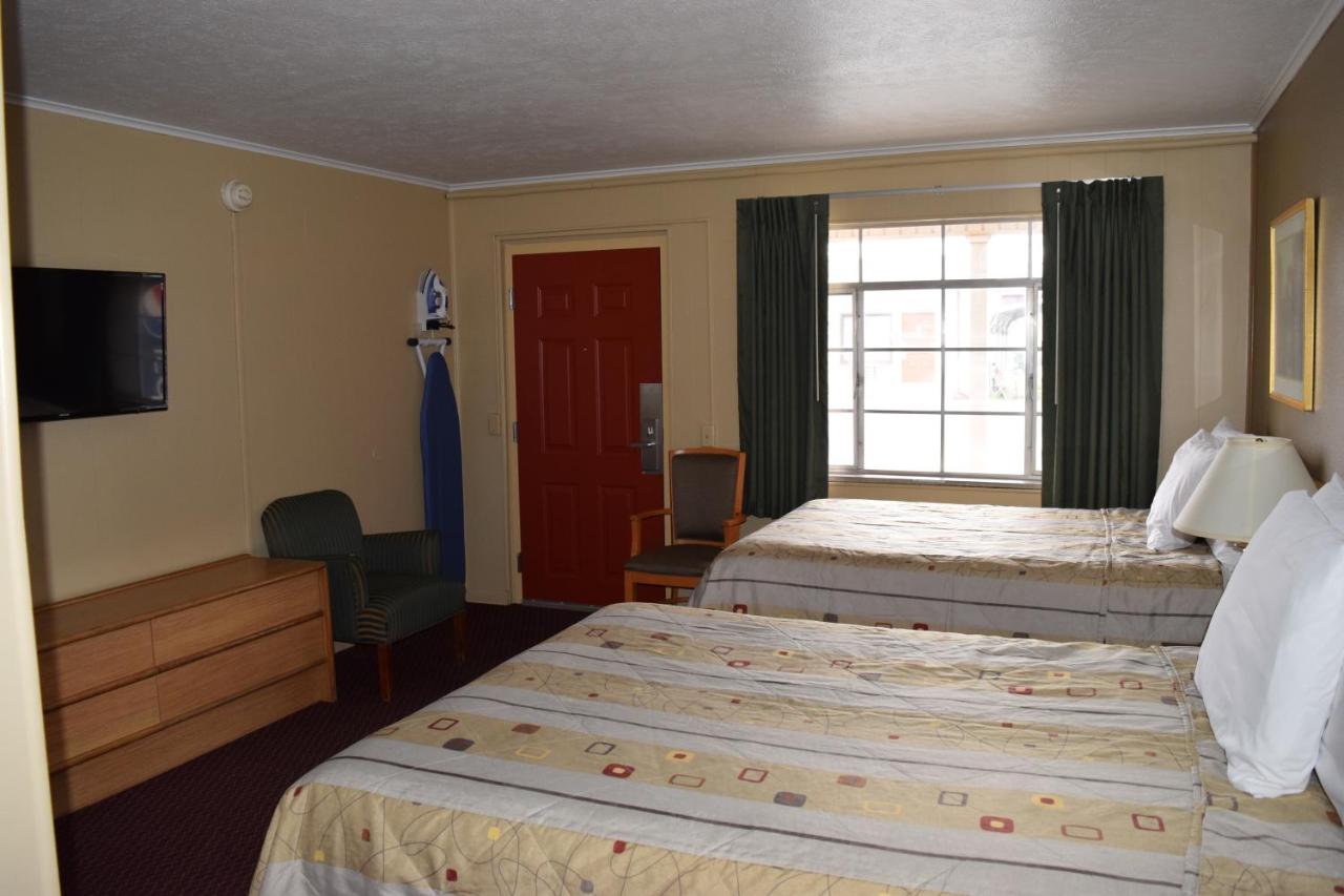 Economy Inn — photo 19