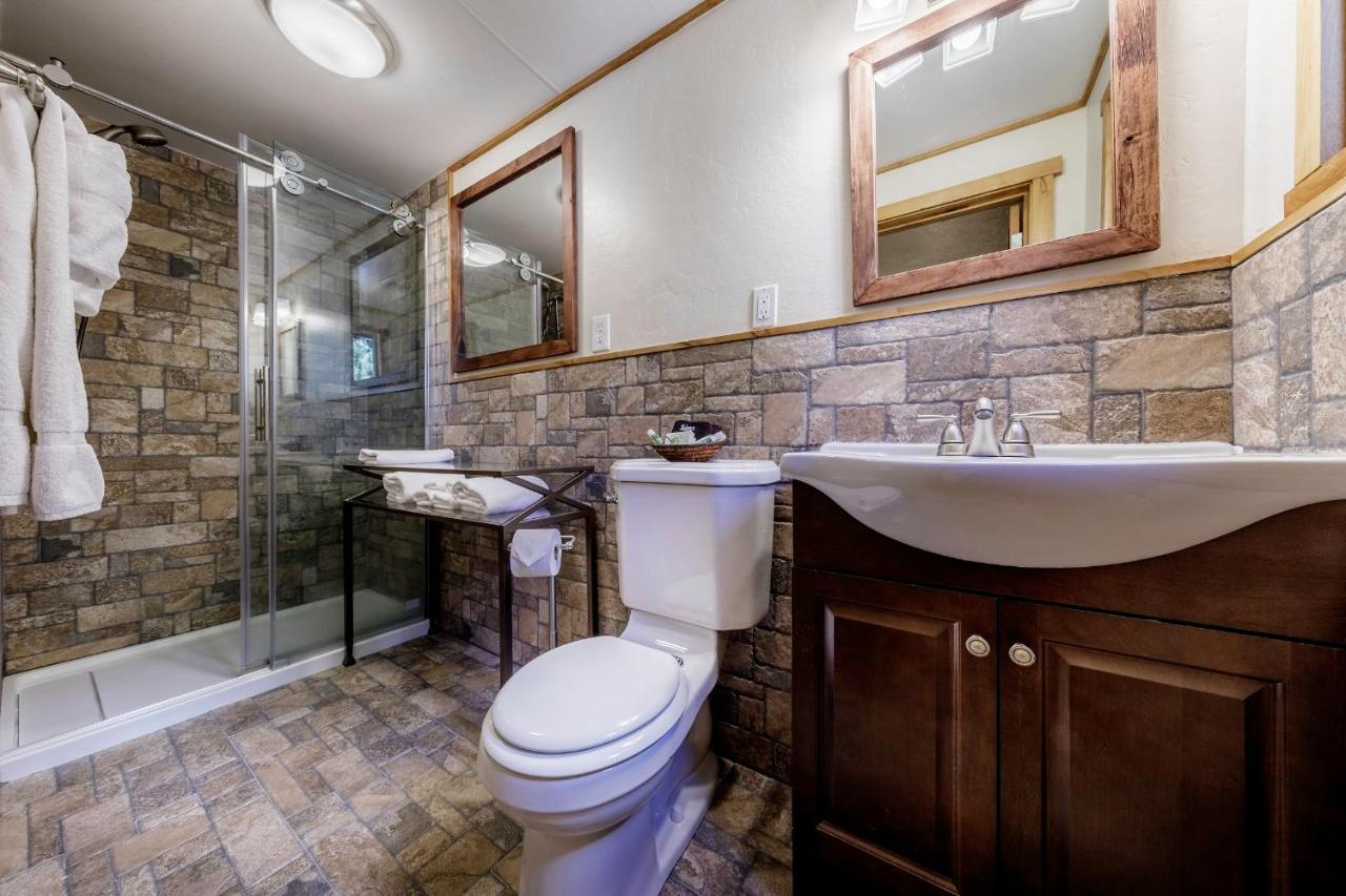 Stone Lizard Lodge — photo 22