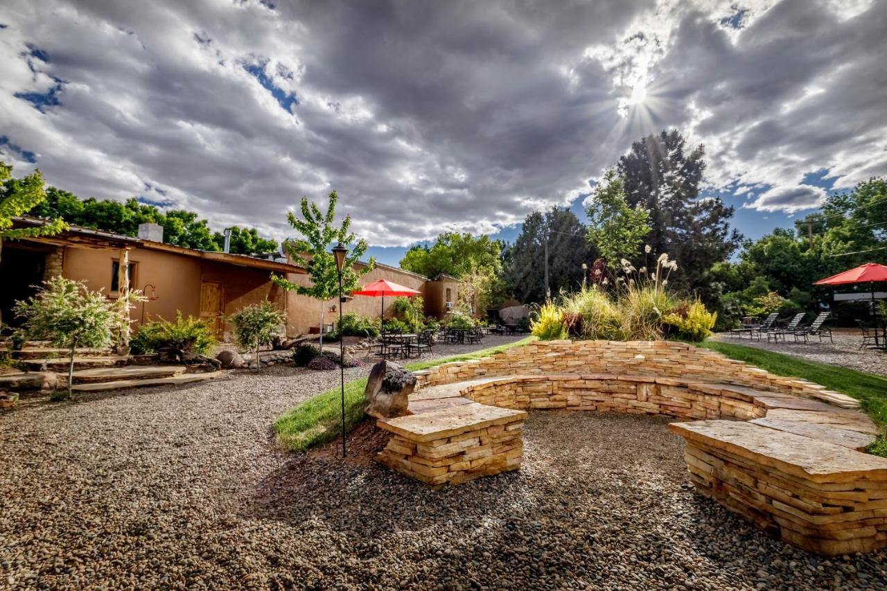 Stone Lizard Lodge — photo 21