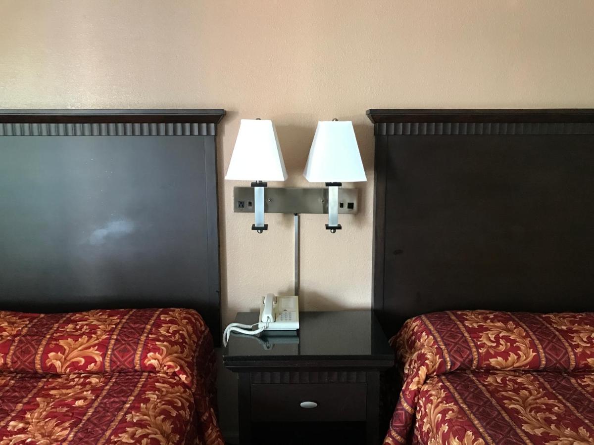 Town House Motel — photo 21