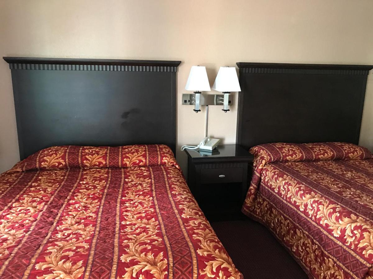 Town House Motel — photo 23