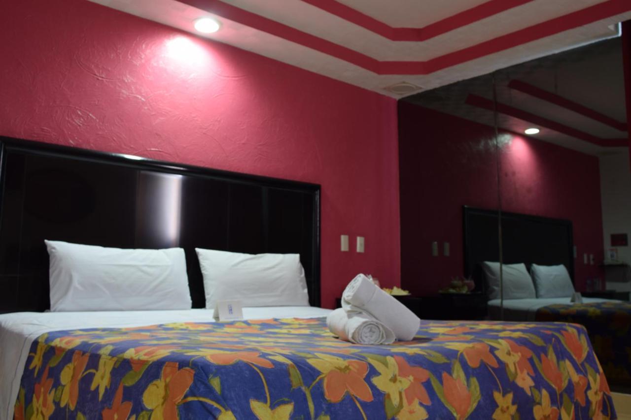 Hotel Santa Cruz - 3