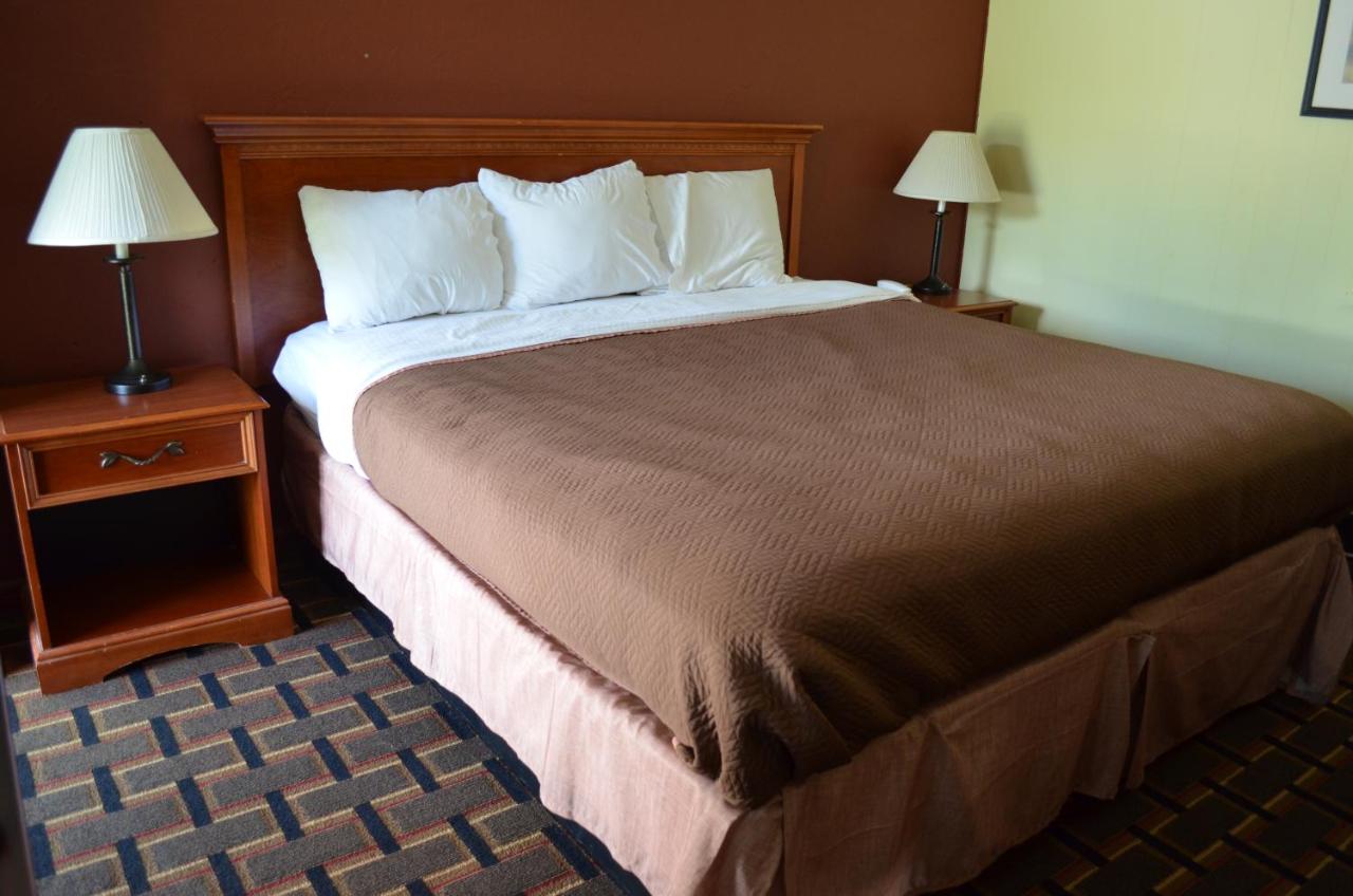Greystone Motel — photo 10