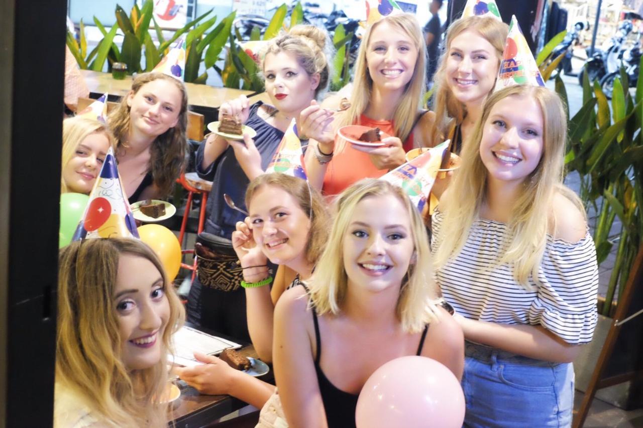 Borough Capsule Hostel Bali - 4