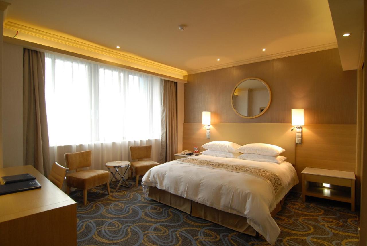 Ocean Hotel Guangzhou-TaoJin Metro Station photo
