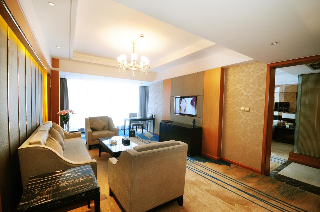 Airport Jianguo Hotel photo