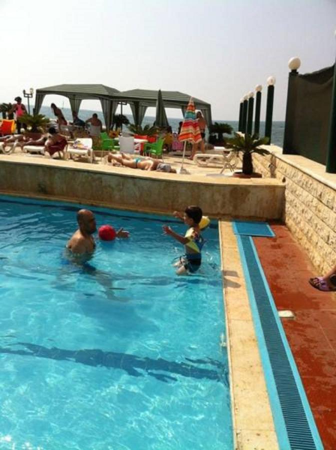 Holiday Suites Hotel & Beach Resort photo