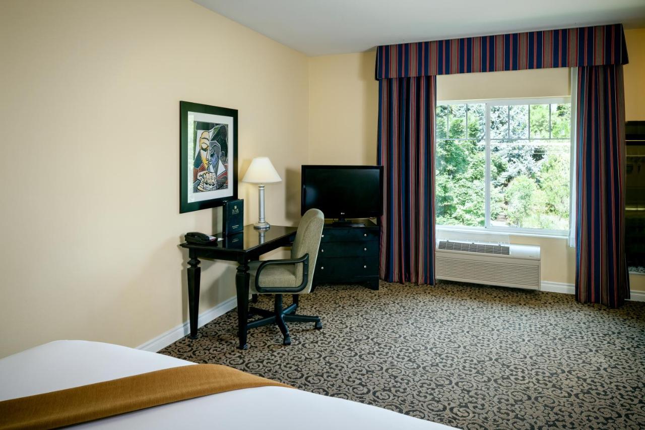 Plaza Inn & Suites at Ashland Creek — photo 5