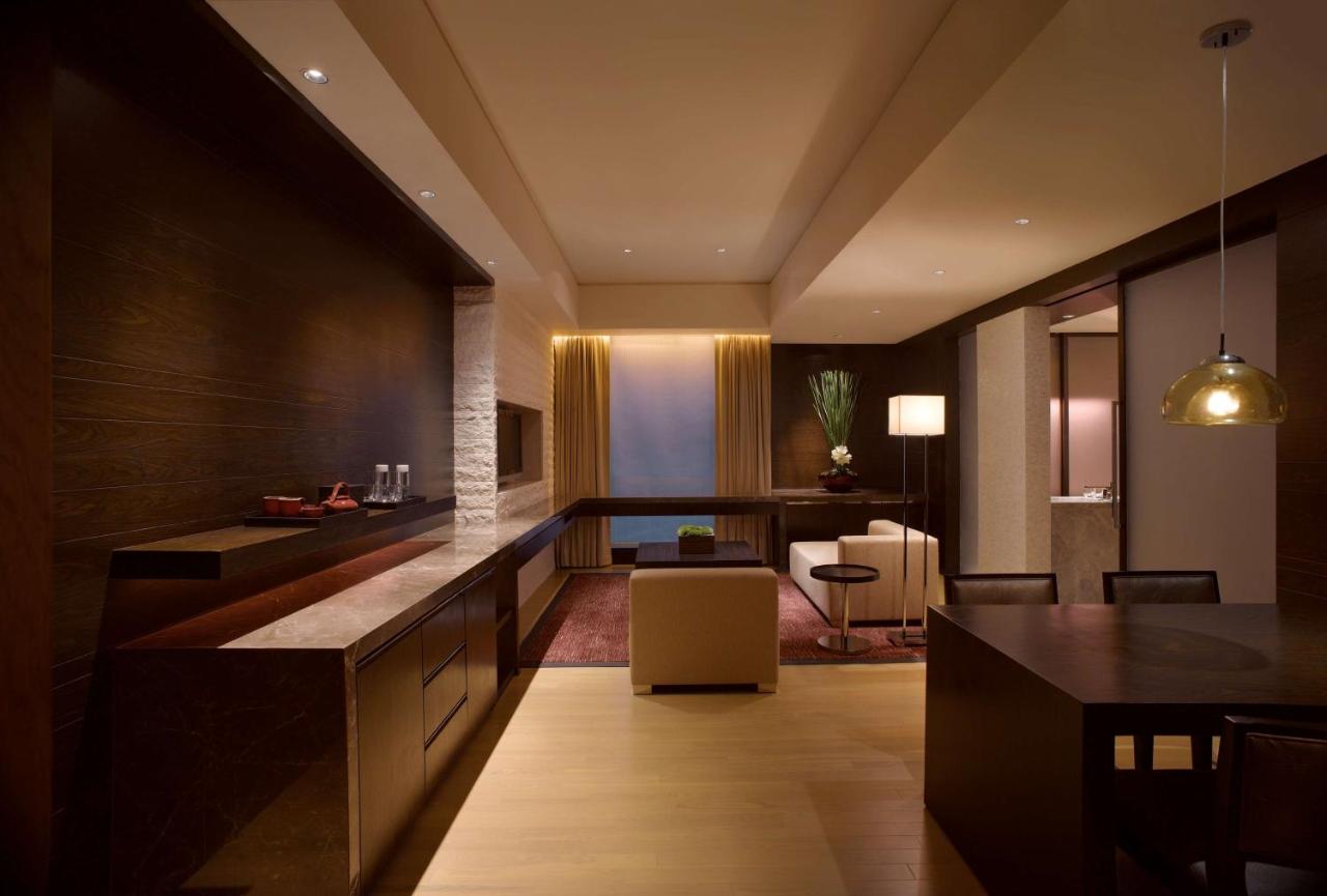 Grand Hyatt Guangzhou - Free Shuttle Bus to Canton Fair Complex during Canton Fair period photo