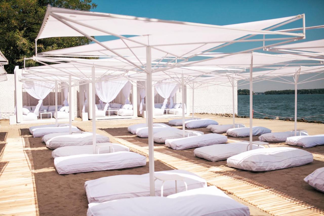 Beach: Tsunami Spa Hotel