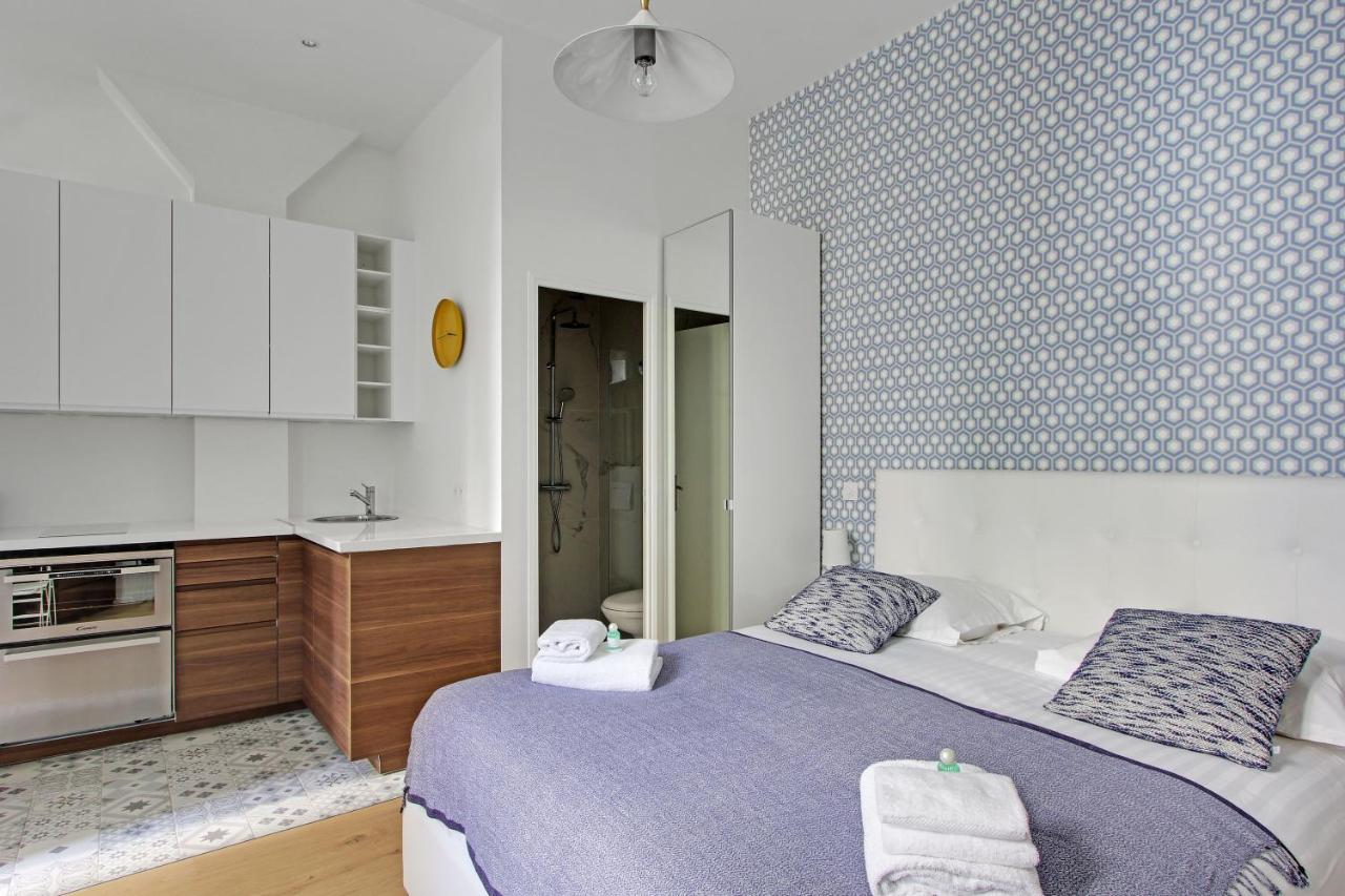 Pick a Flat's Apartment in Montmartre - Rue des Martyrs studio