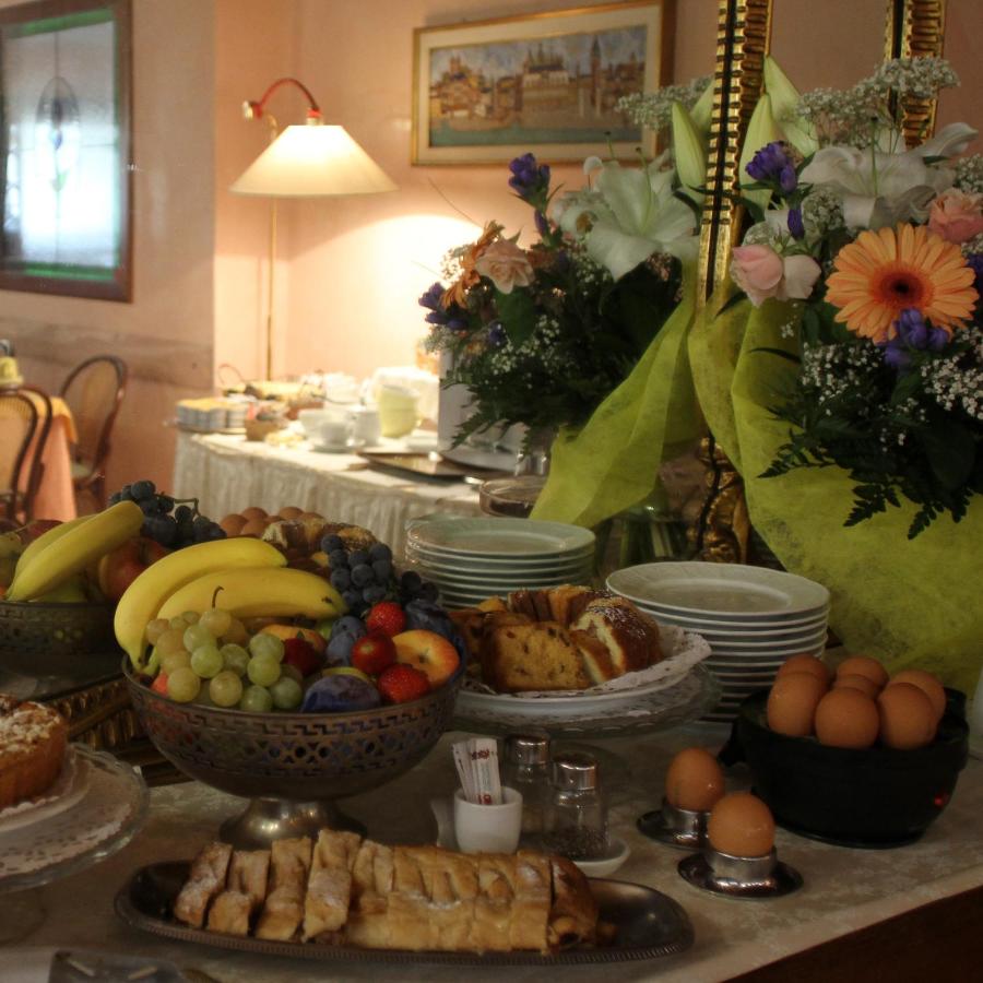 Hotel Antico Moro photo