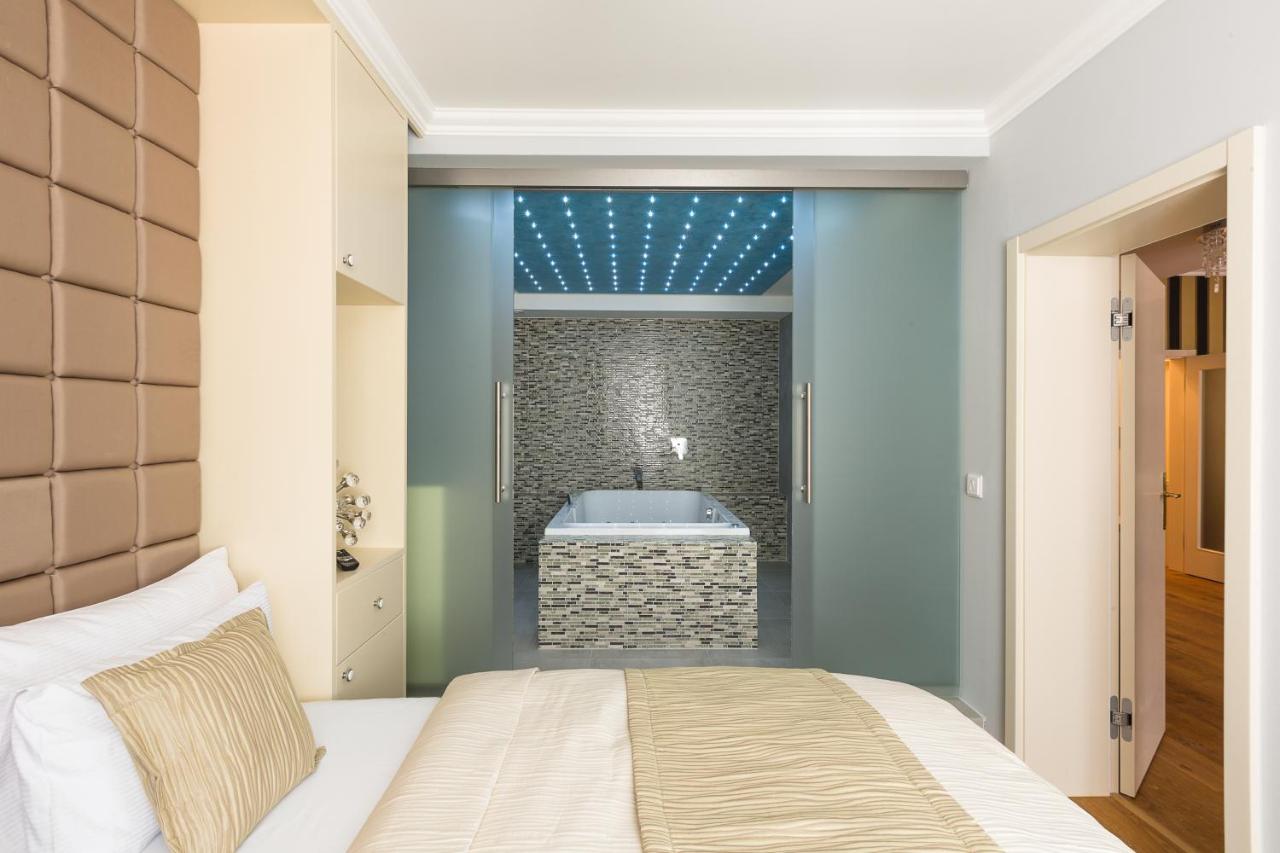 Wellness Hotel Republika 24 Apartments, Plzeň