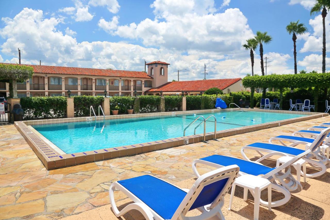 La Fiesta Ocean Inn & Suites — photo 4