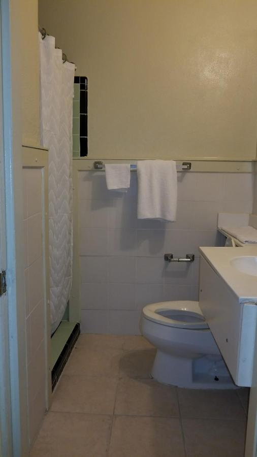 Luxury Inn & Suites — photo 8