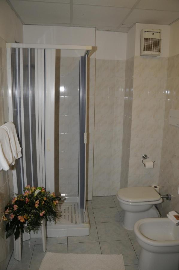 Hotel Kiris photo
