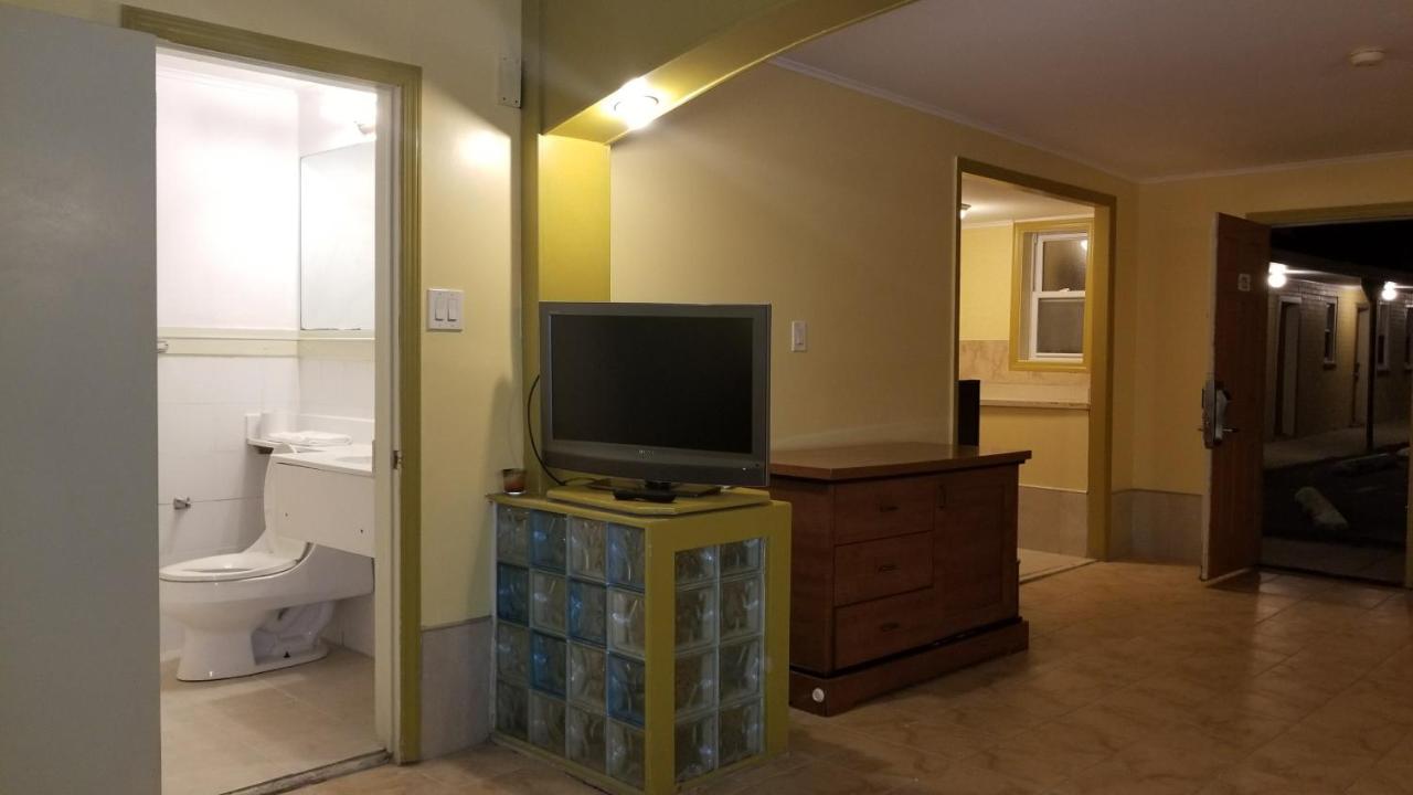 Luxury Inn & Suites — photo 3