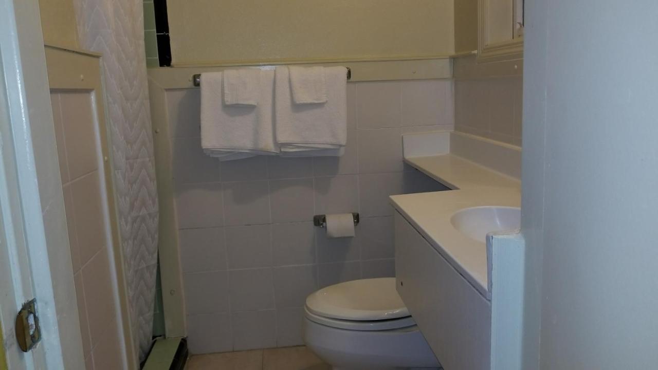 Luxury Inn & Suites — photo 16