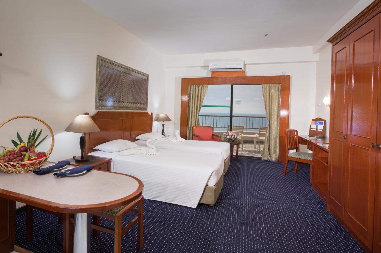 H Beach Suite At Rainbow Paradise Beach Resort Booking Deals 2021 Promos