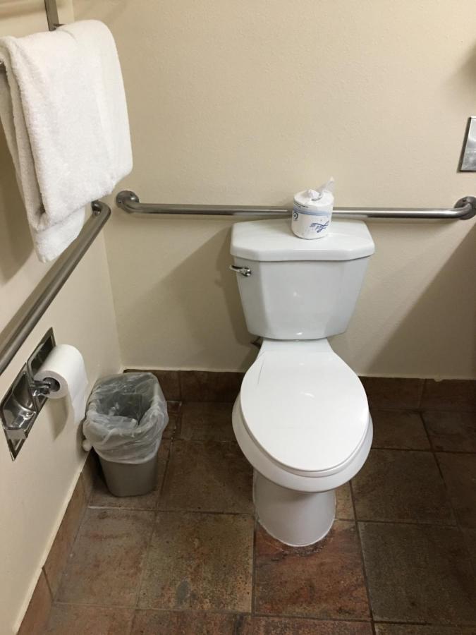 Arbor Inn Monterey — photo 18