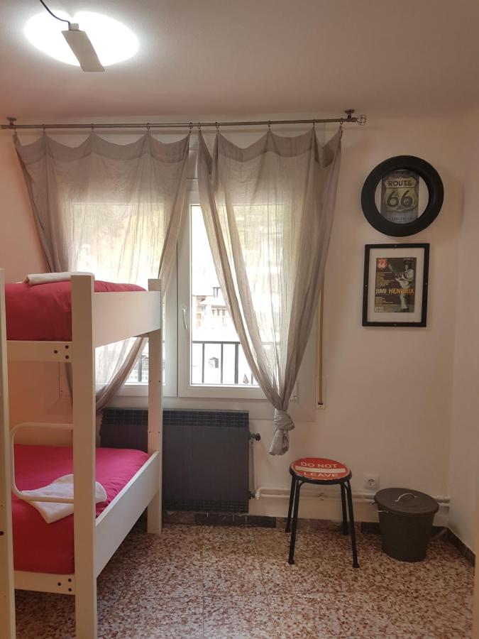 Barri Antic Hostel & Pub photo