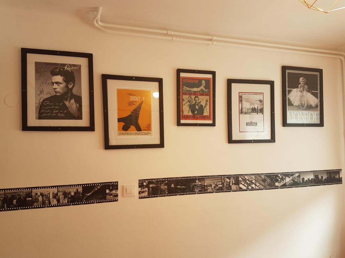 Barri Antic Hostel & Pub photo