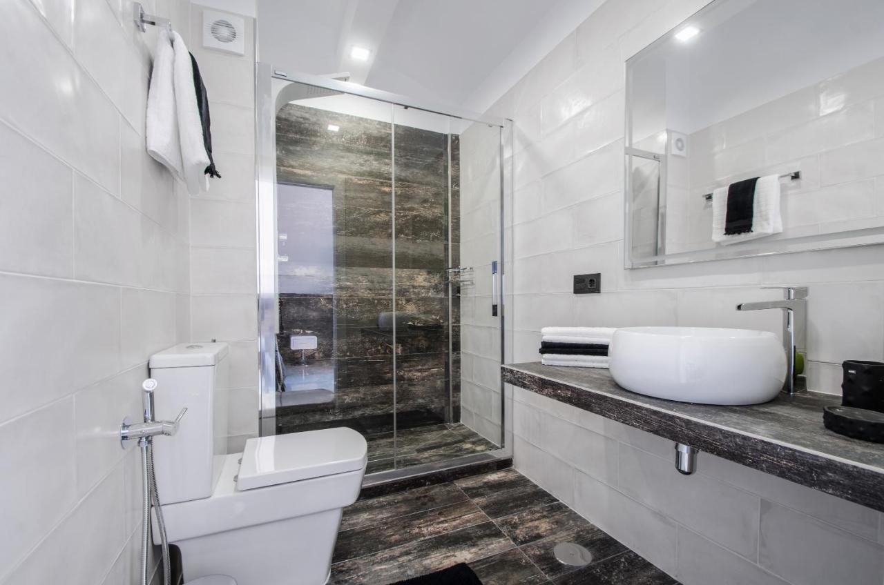 Gorgeous 170 sq.m. penthouse with sea view terraces - 3