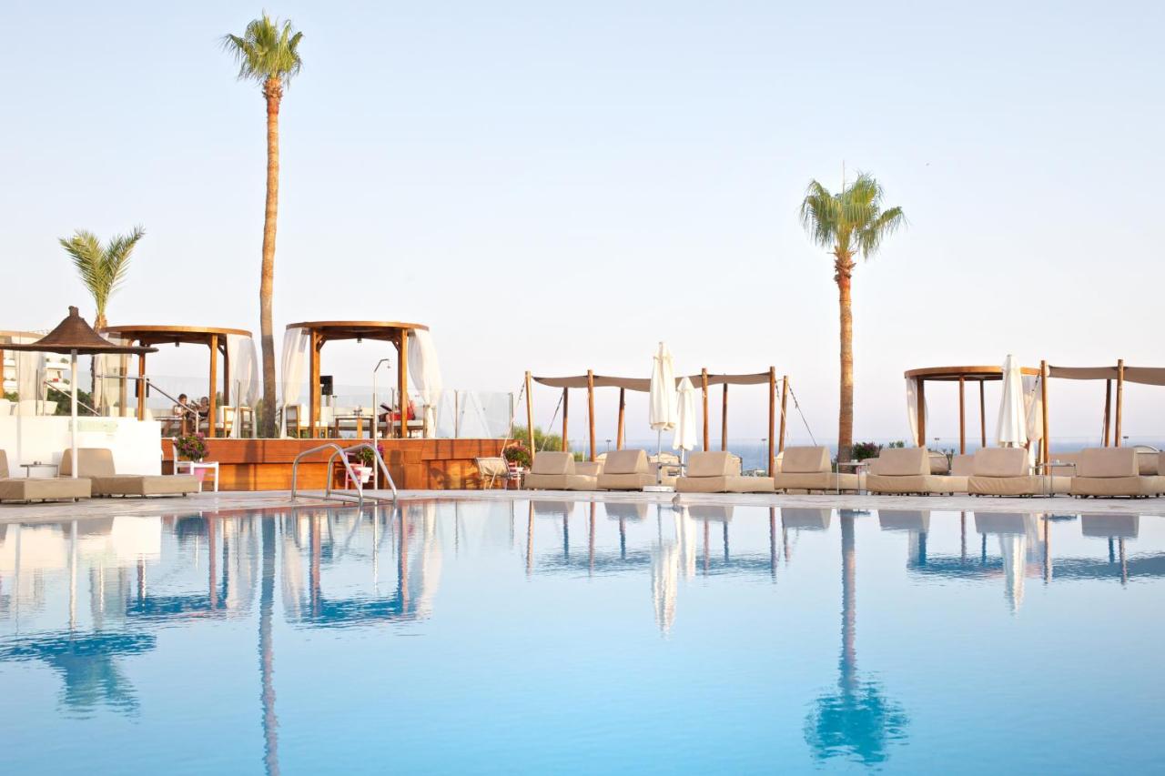 Napa Mermaid Hotel & Suites photo