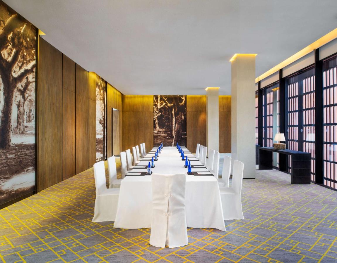 HUALUXE Shanghai Twelve At Hengshan, an IHG Hotel photo
