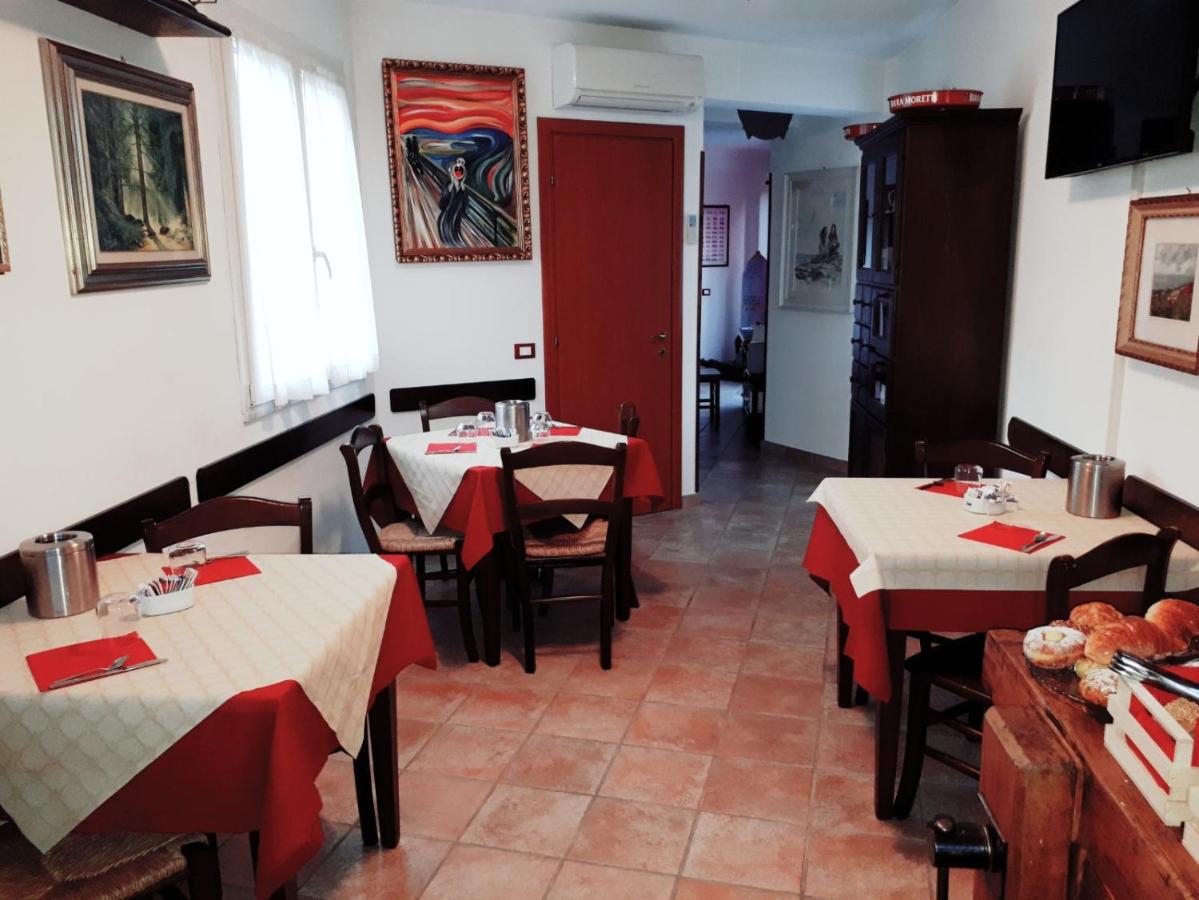 Bed & Breakfast 4U PARCHEGGIO INTERNO - 4