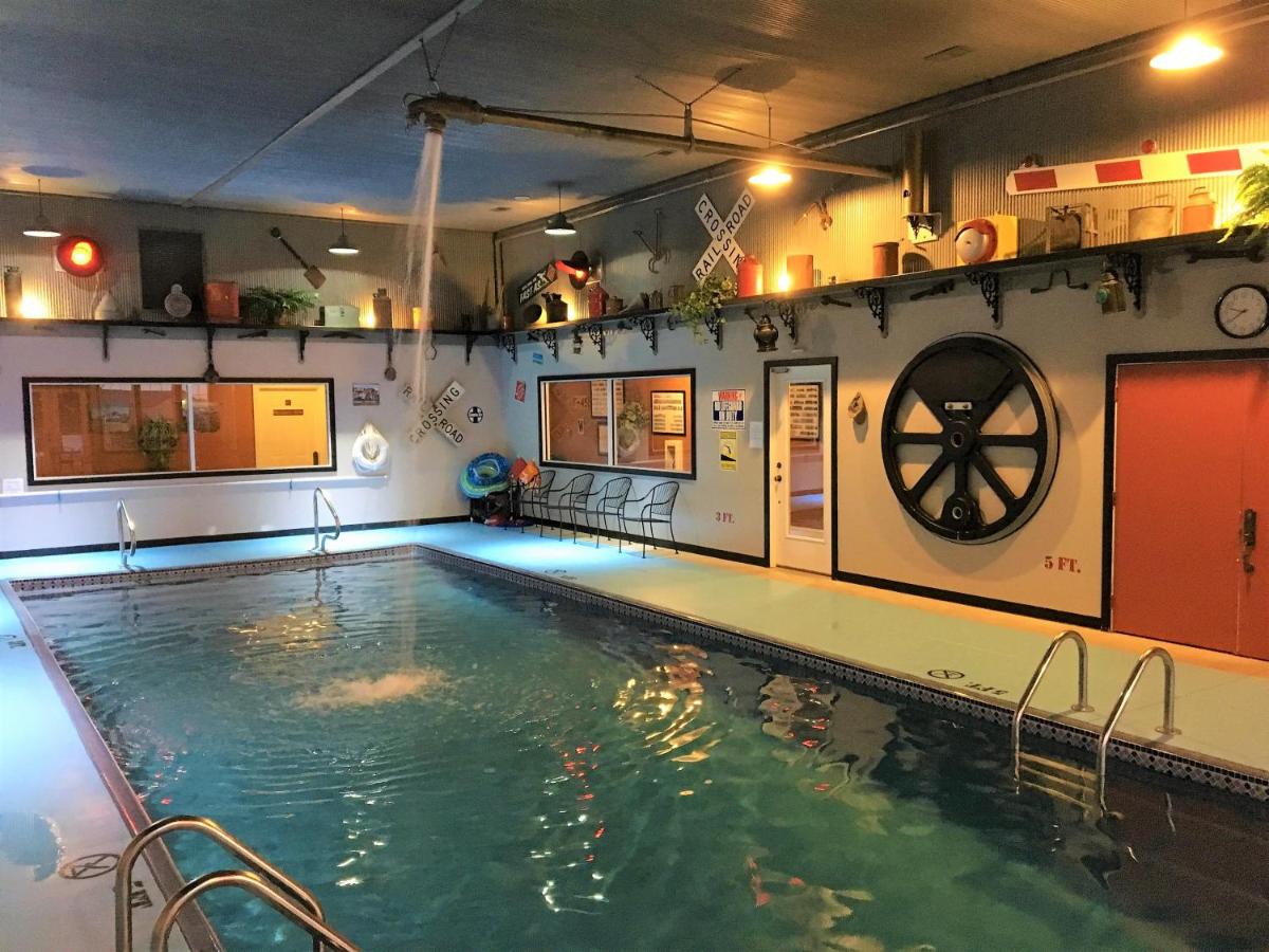 Heated swimming pool: Depot Inn & Suites