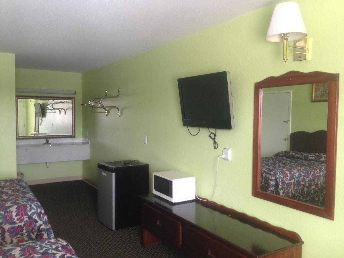 Budget Inn — photo 10