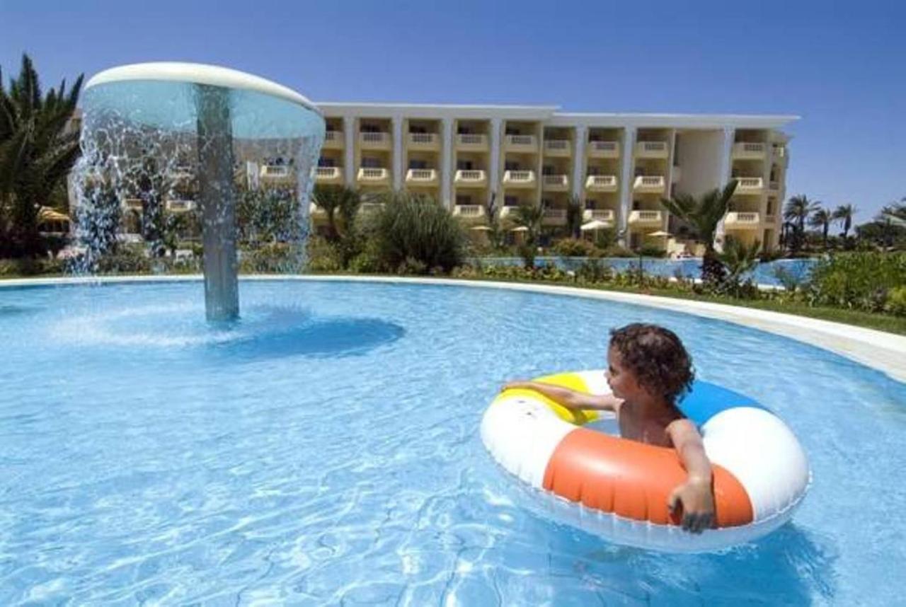 Heated swimming pool: Royal Thalassa Monastir