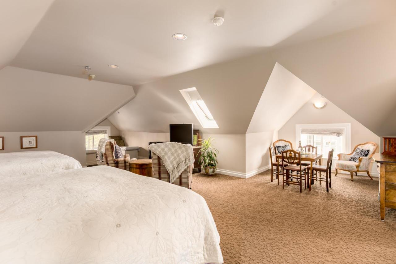 O Canada House Bed & Breakfast photo