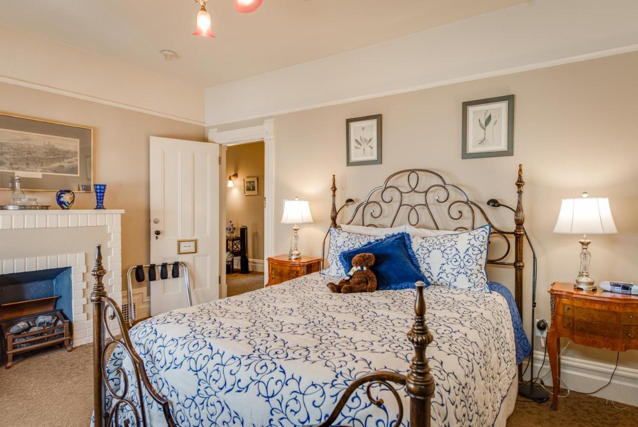 O Canada House Bed & Breakfast photo