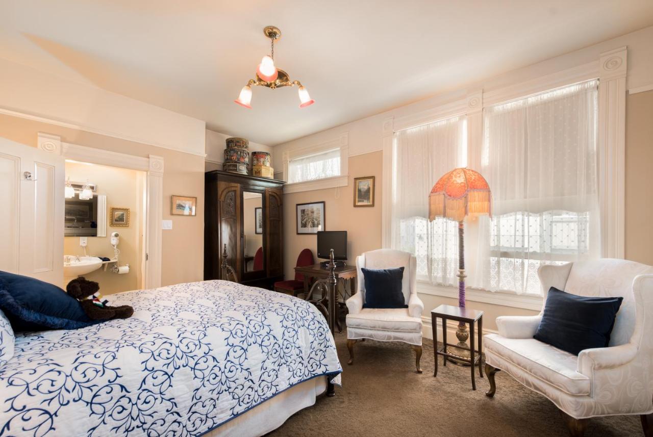 O Canada House Bed & Breakfast photo