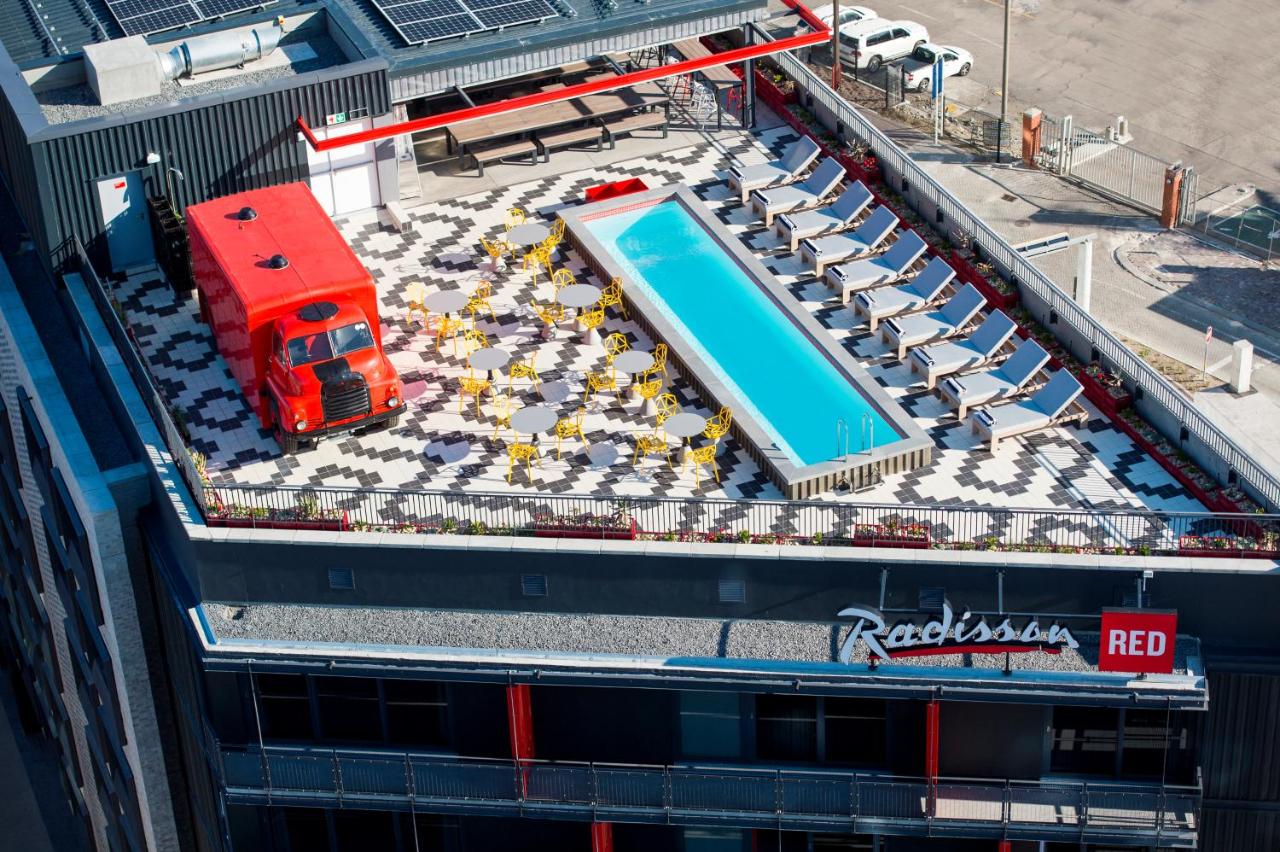 Rooftop swimming pool: Radisson RED Hotel V&A Waterfront Cape Town