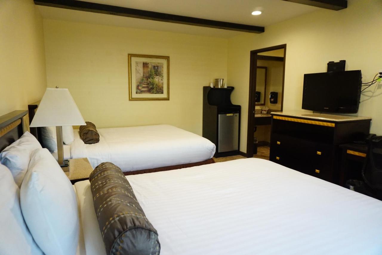 Tuscan Garden Inn - 2