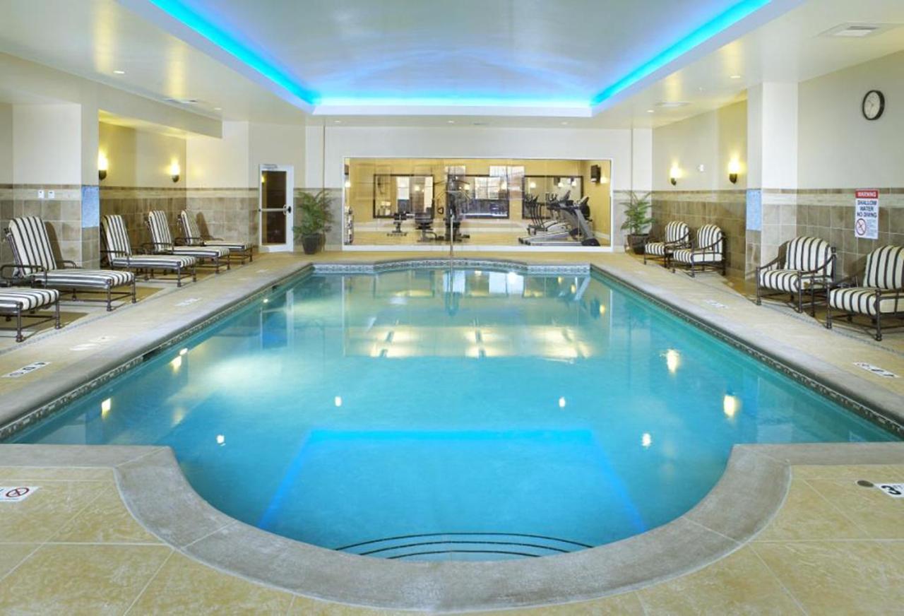Heated swimming pool: Hotel Julien Dubuque